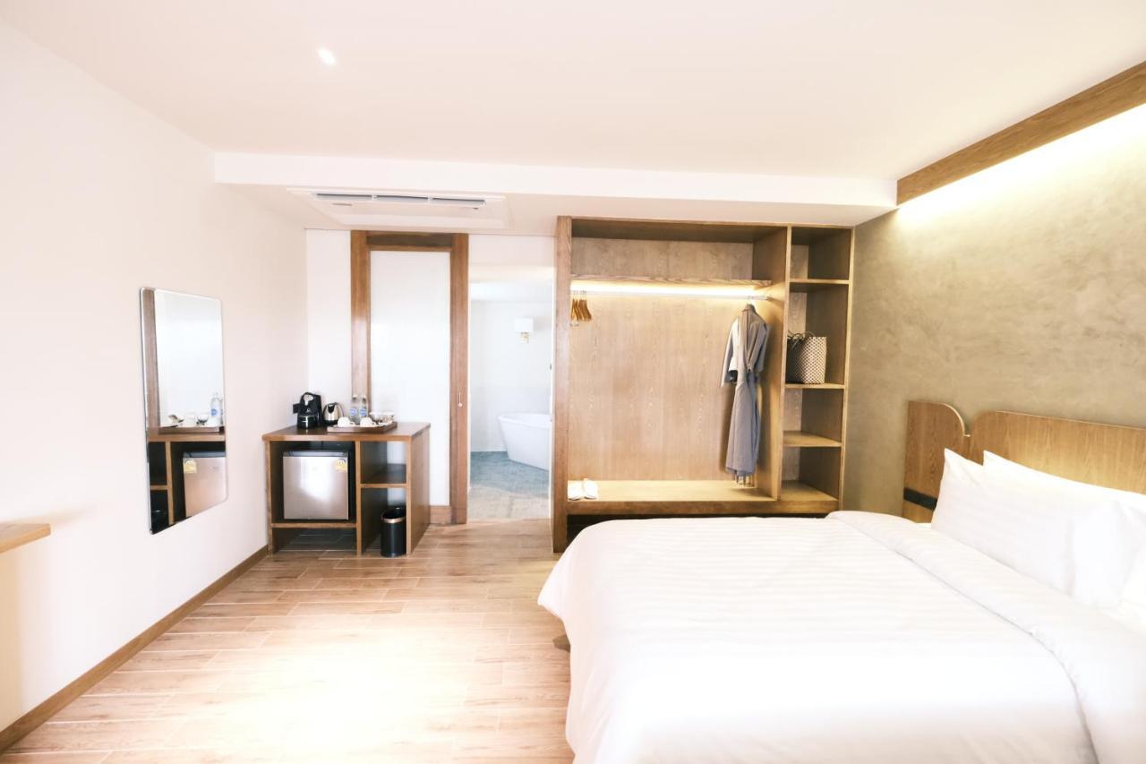 Superior Garden Room One-way Airport Transfer